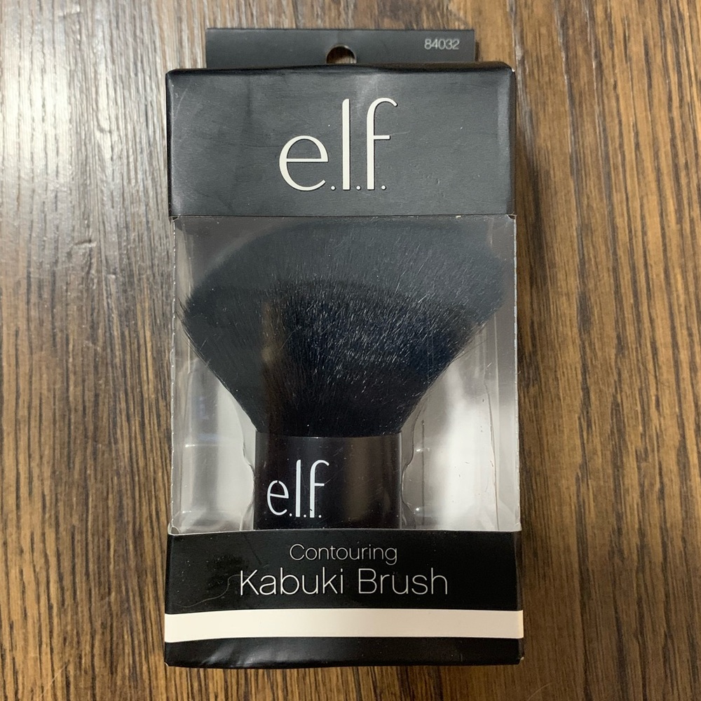 e.l.f. Cosmetics Contouring Kabuki Makeup Brush
